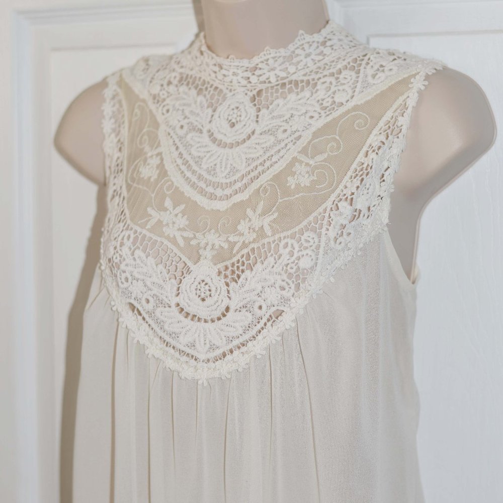 Lace detail cream color
